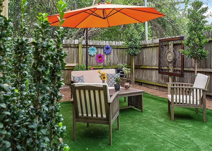 Modern Victorian House With Relaxing Courtyard - Near Fq