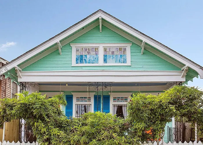 Modern Victorian House With Relaxing Courtyard - Near Fq